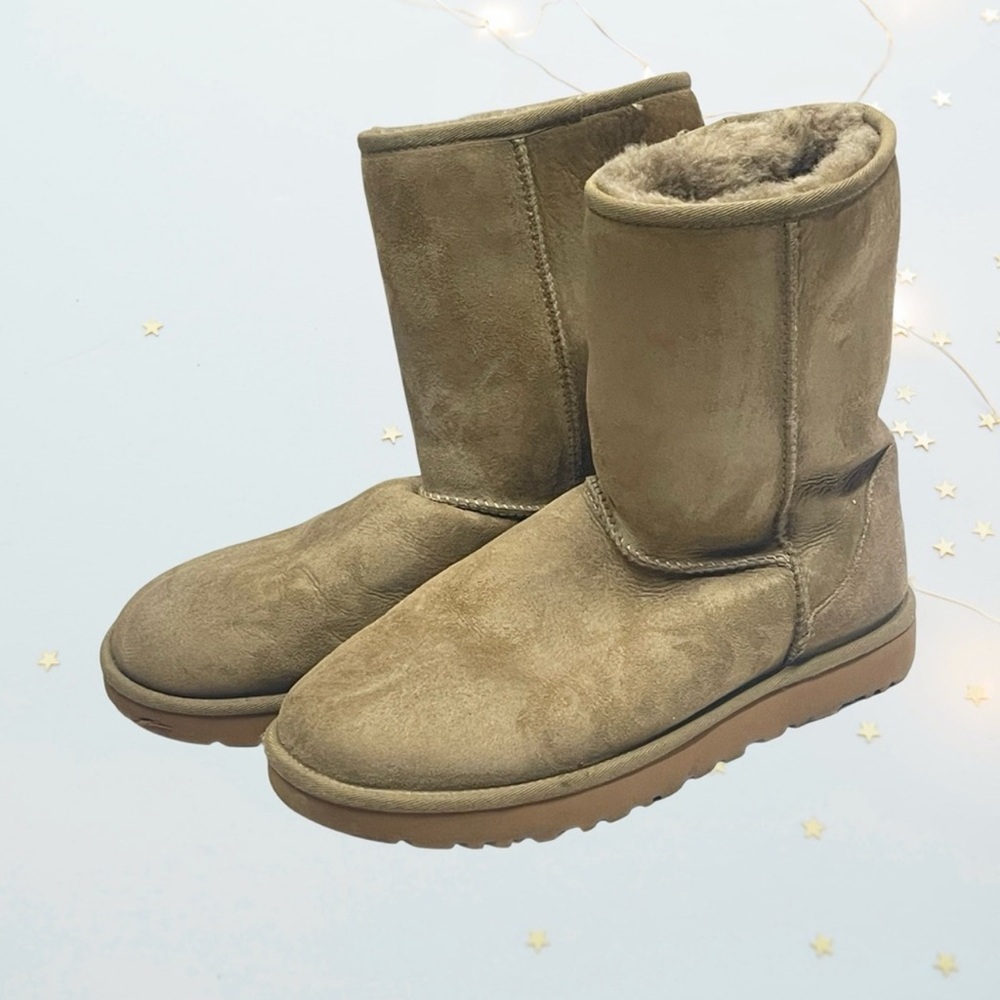 UGG Tan Suede Boots with Faux Fur Lining size 10